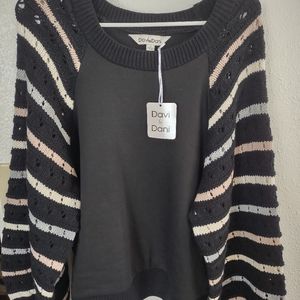 Davi & Dani Crewneck Sweater Size Large
